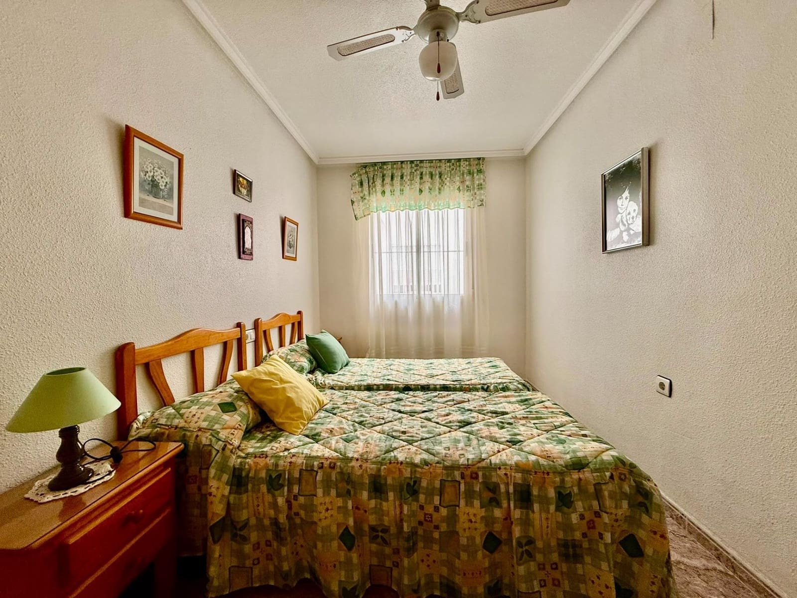 Apartamento de 2 habitaciones en Torrevieja en venta - 149.900 € (Ref: 10032549)