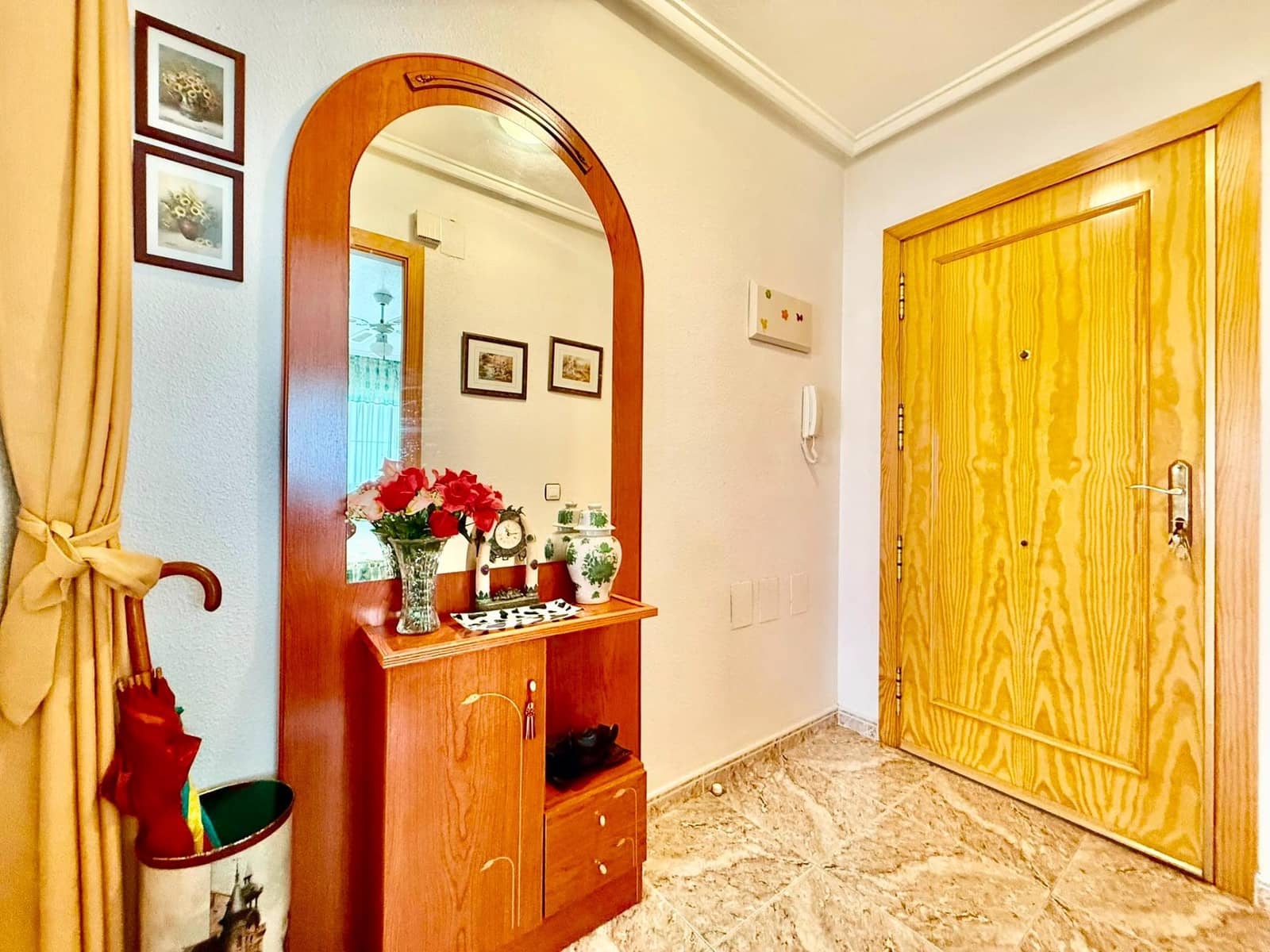 Apartamento de 2 habitaciones en Torrevieja en venta - 149.900 € (Ref: 10032549)
