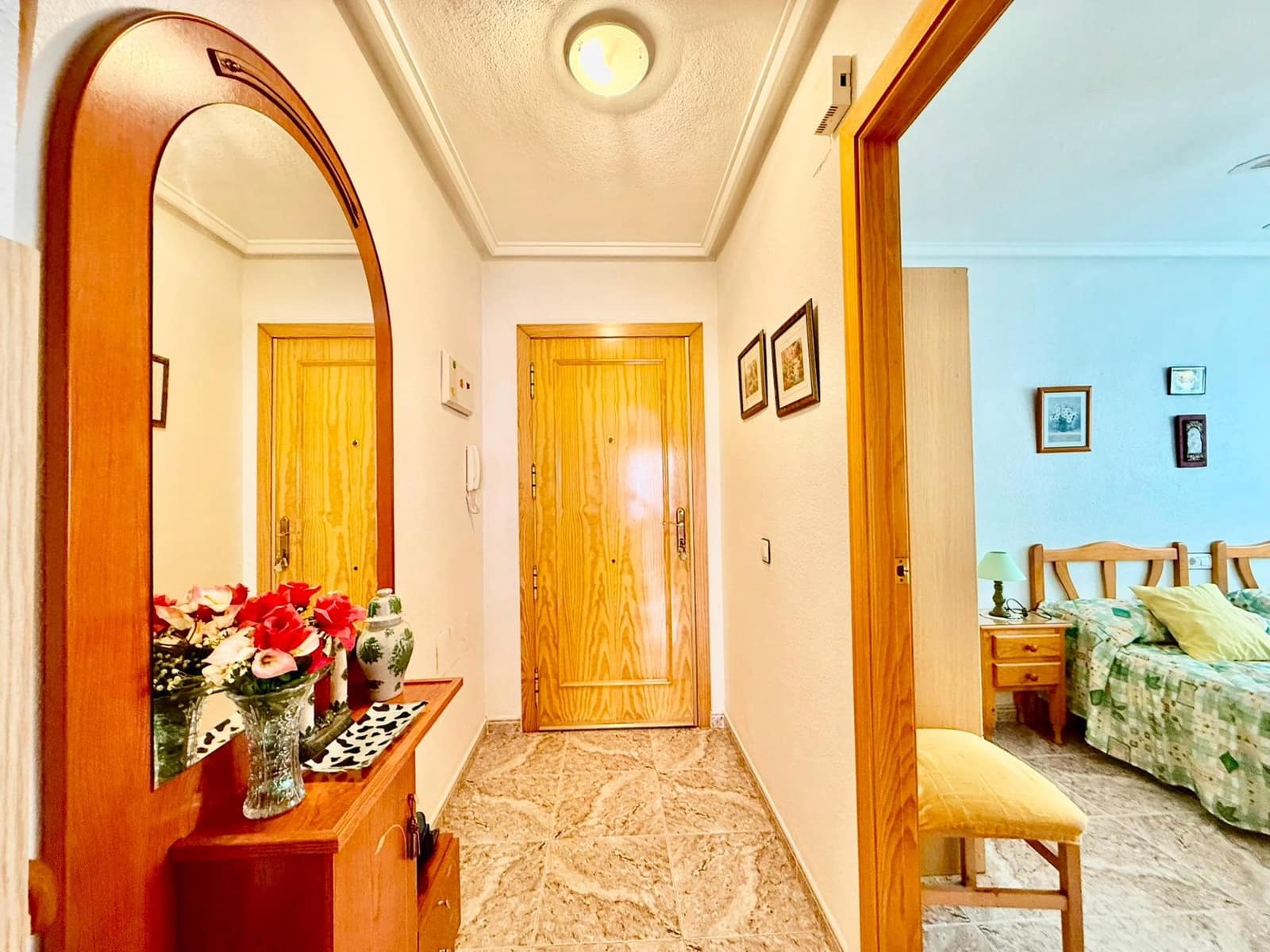 Apartamento de 2 habitaciones en Torrevieja en venta - 149.900 € (Ref: 10032549)