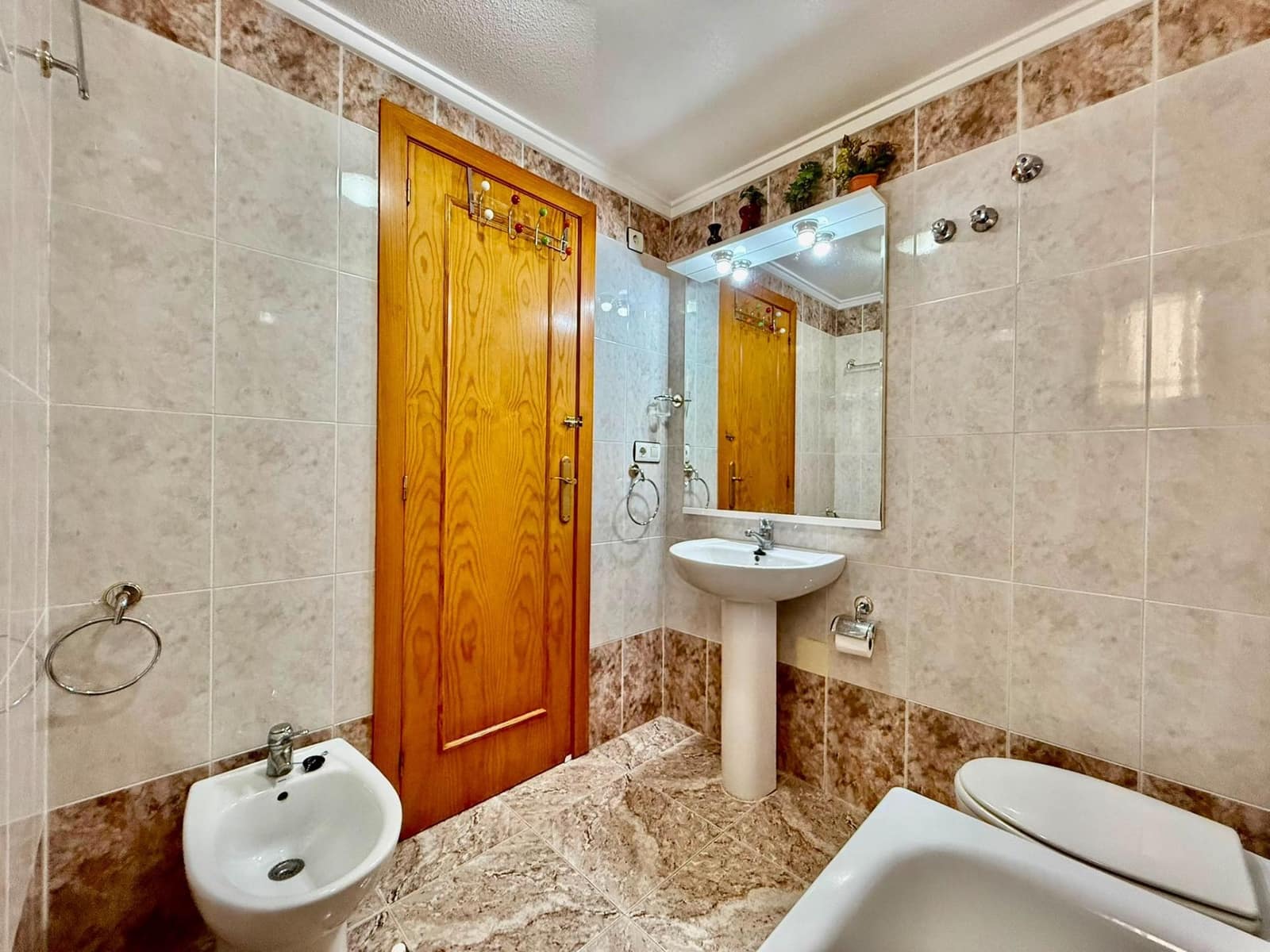Apartamento de 2 habitaciones en Torrevieja en venta - 149.900 € (Ref: 10032549)