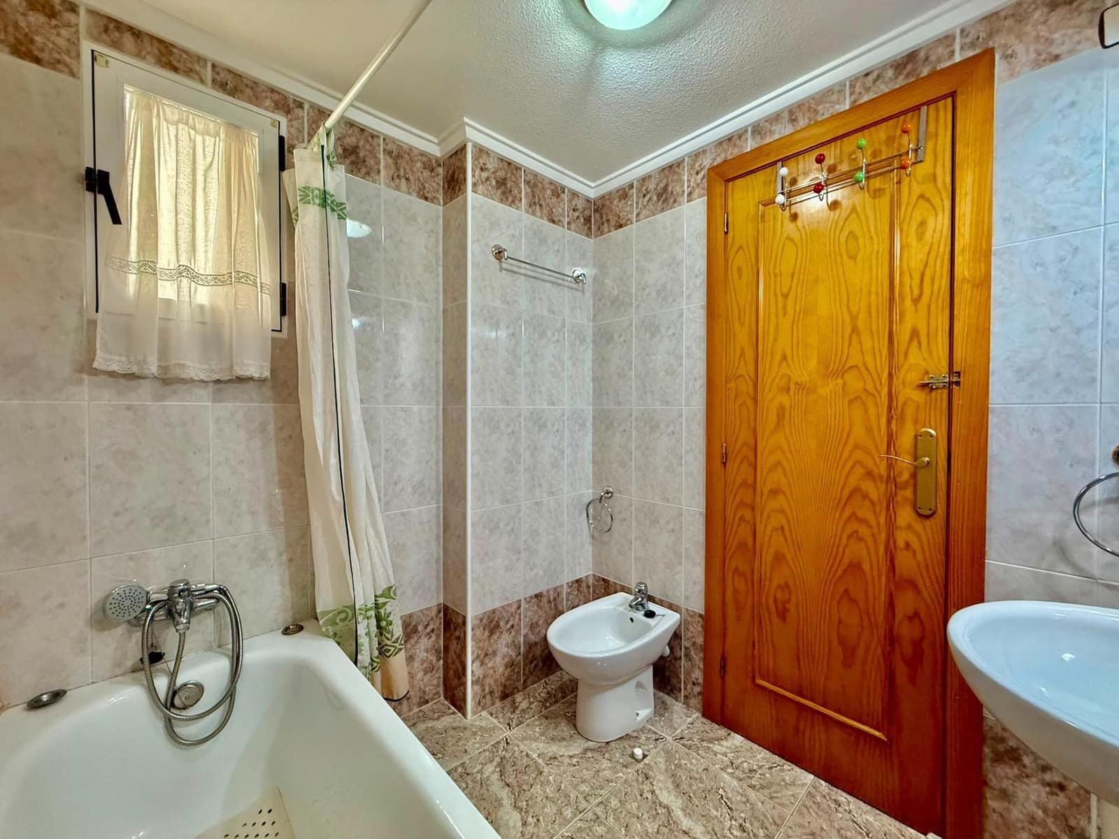 Apartamento de 2 habitaciones en Torrevieja en venta - 149.900 € (Ref: 10032549)