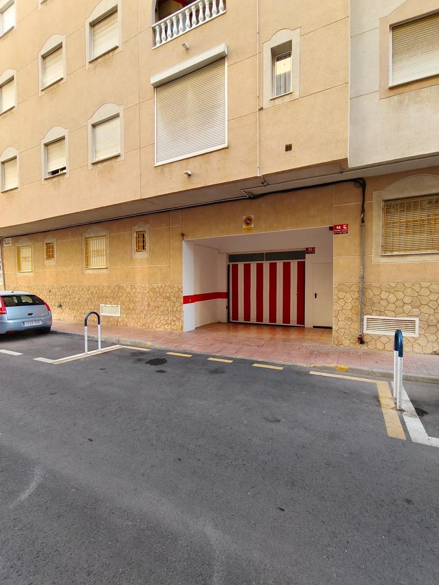 2 soverom Leilighet til salgs i Torrevieja med garasje - € 149 900 (Ref: 10032549)