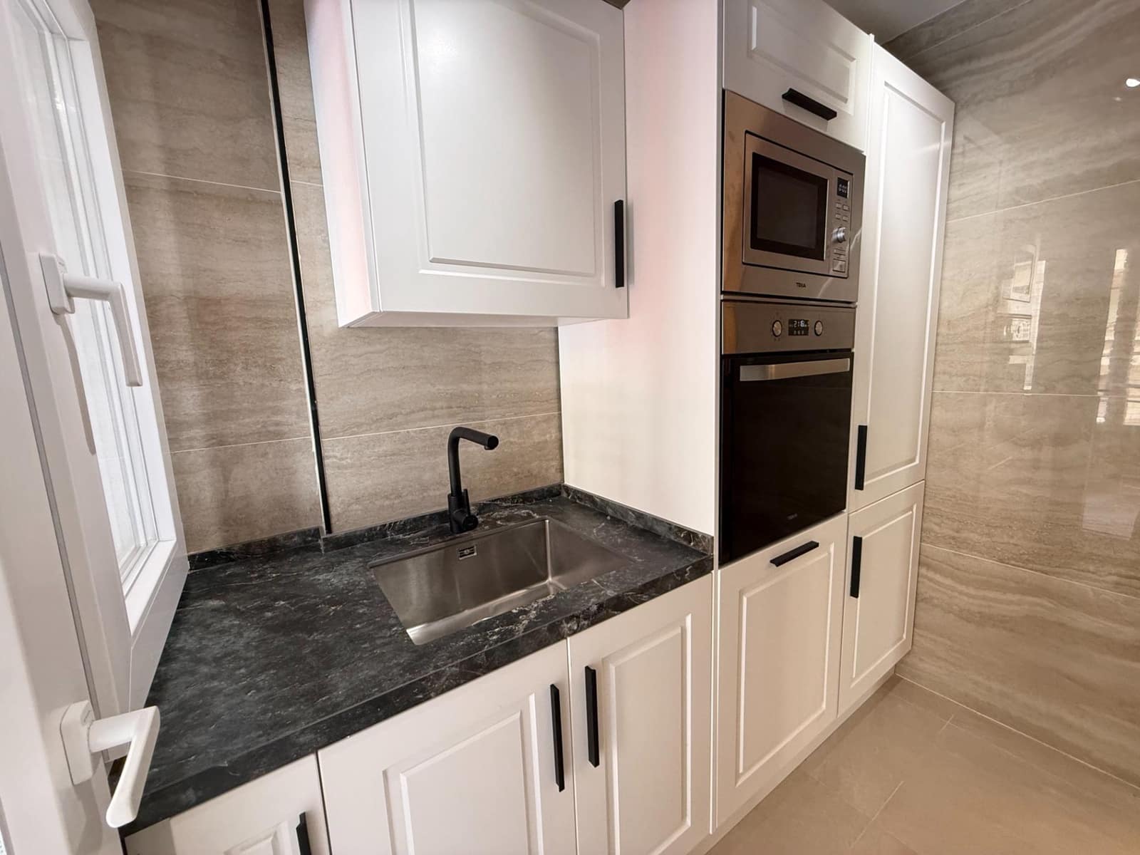 3 bedroom Apartment for sale in Torrevieja - € 450,000 (Ref: 10032557)
