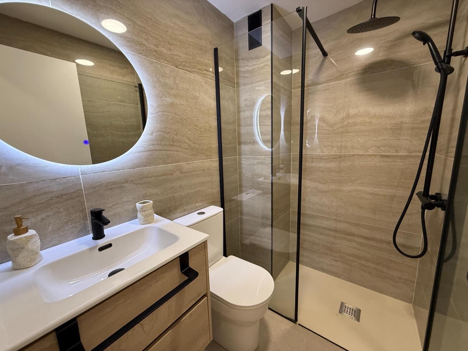 3 bedroom Apartment for sale in Torrevieja - € 450,000 (Ref: 10032557)
