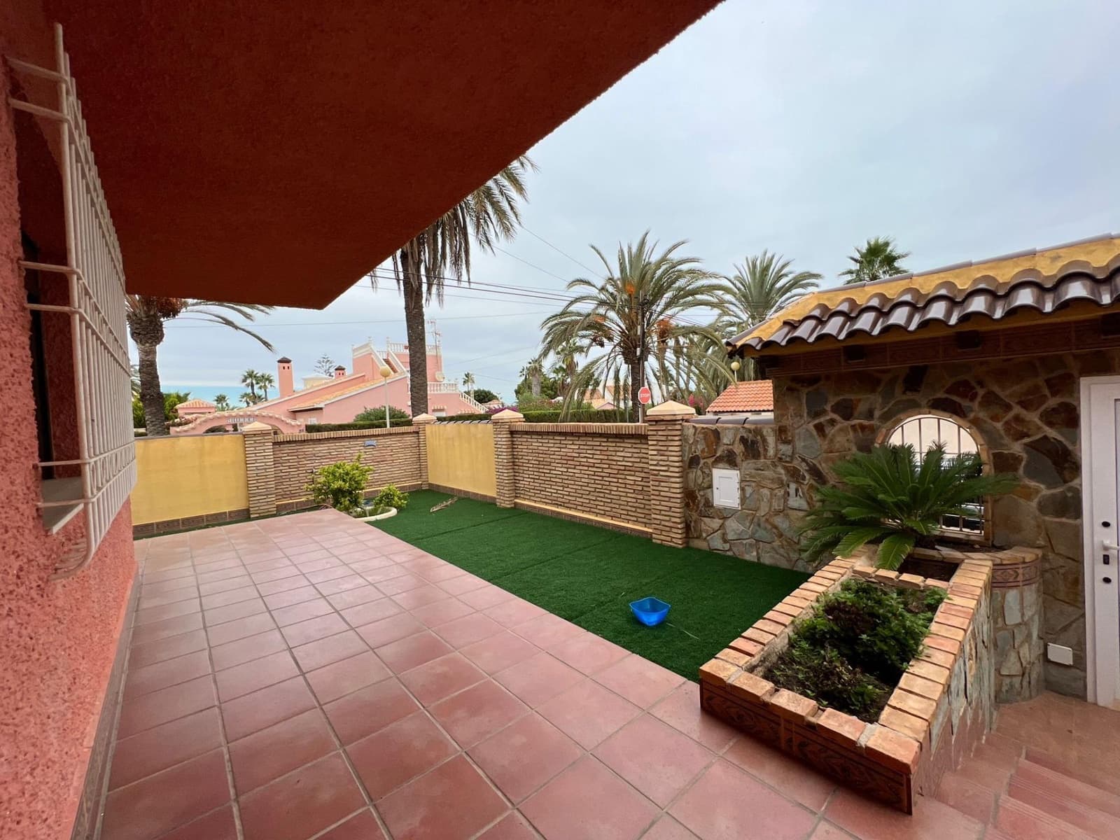 5 bedroom Villa for sale in Cabo Roig - € 760,000 (Ref: 10032579)