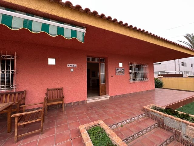 5 bedroom Villa for sale in Cabo Roig, Orihuela - € 760,000 (Ref: 10032579)