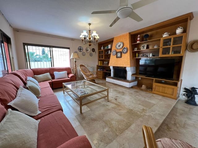 5 bedroom Villa for sale in Cabo Roig, Orihuela - € 760,000 (Ref: 10032579)