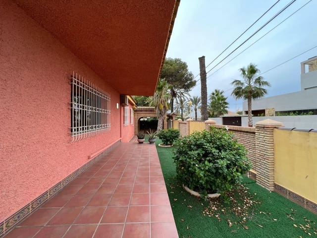 5 bedroom Villa for sale in Cabo Roig, Orihuela - € 760,000 (Ref: 10032579)