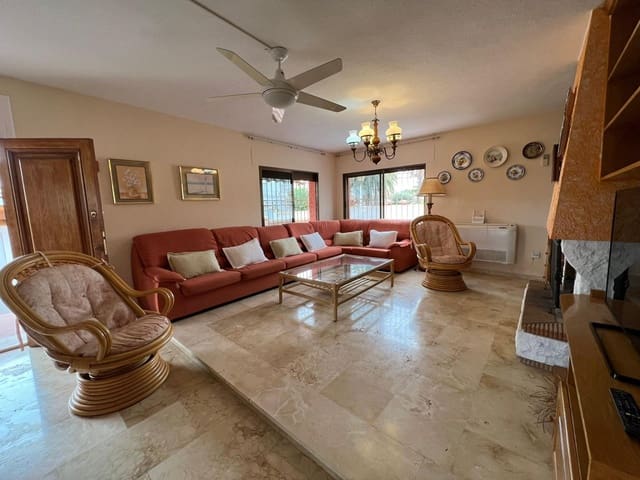 5 bedroom Villa for sale in Cabo Roig, Orihuela - € 760,000 (Ref: 10032579)