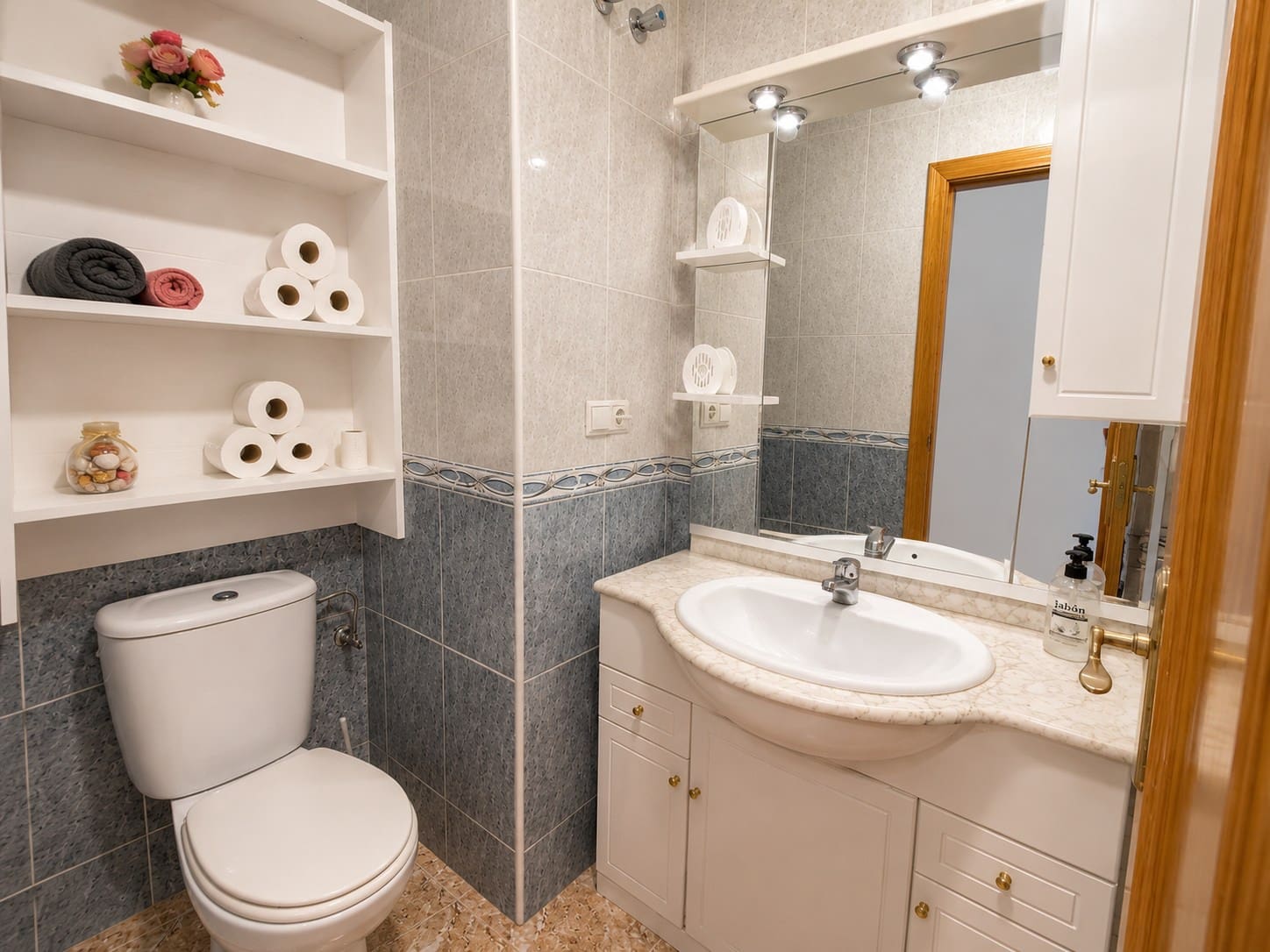 Apartamento de 2 habitaciones en Torrevieja en venta - 110.000 € (Ref: 10032604)