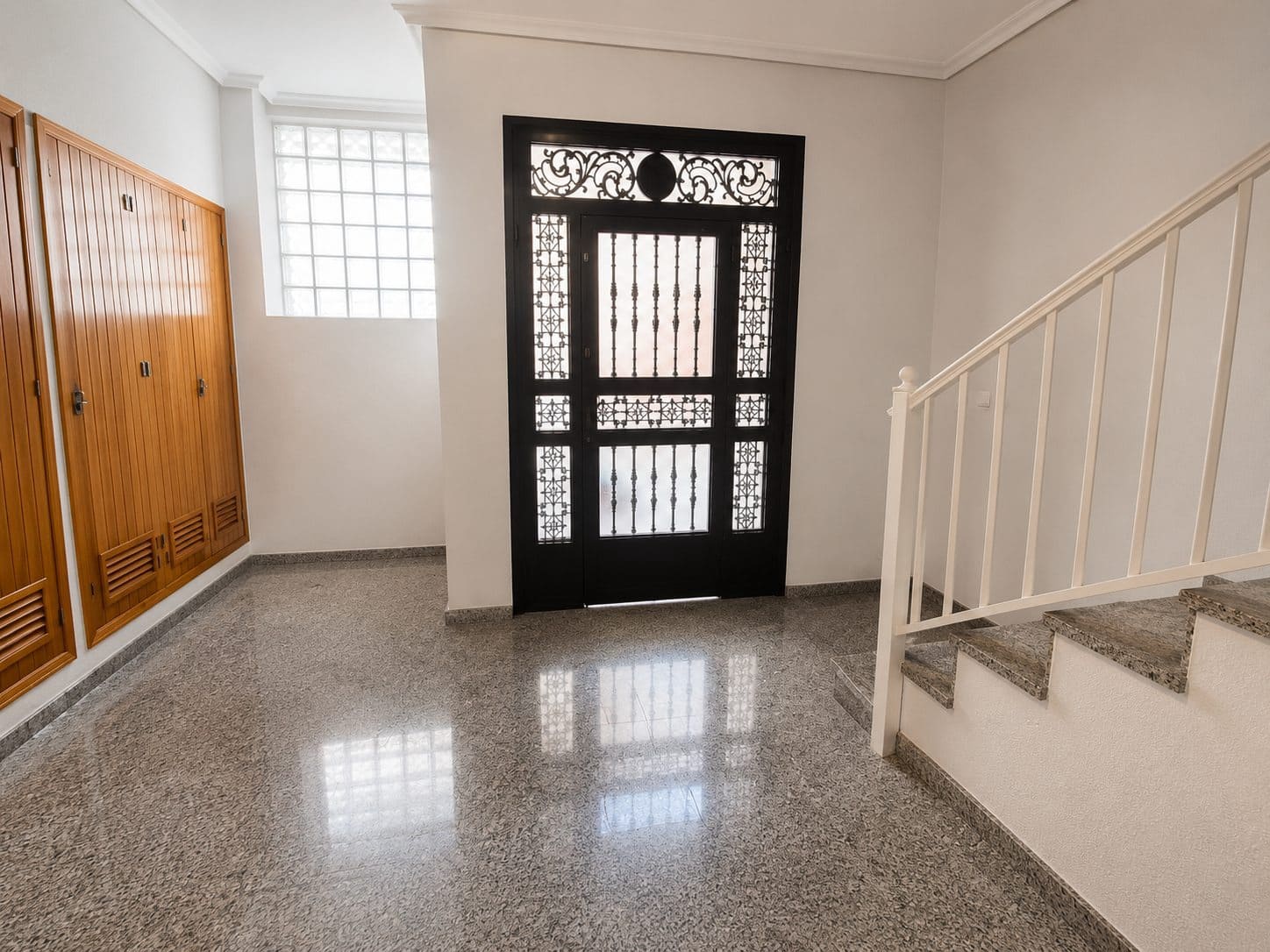 Apartamento de 2 habitaciones en Torrevieja en venta - 110.000 € (Ref: 10032604)