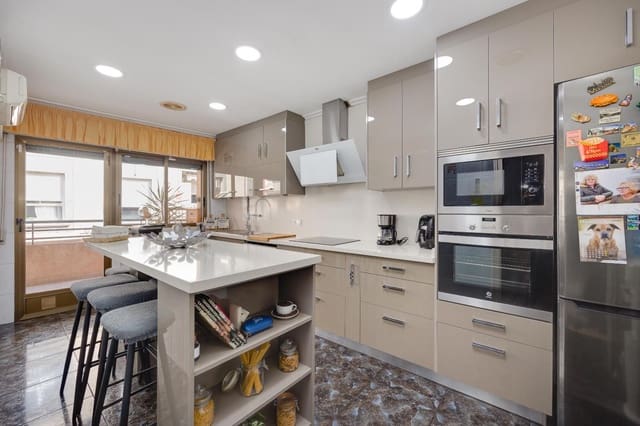 5 slaapkamer Appartement te koop in Centro - Muelle Pesquero, Torrevieja - € 224.969 (Ref: 10032605)