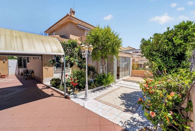 Casa de 3 habitaciones en Los Balcones - Los Altos, Torrevieja en venta - 255.000 € (Ref: 10032634)