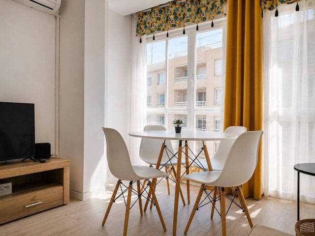 1 sypialnia Apartament na sprzedaż w Torrevieja - 109 900 € (Ref: 10032651)