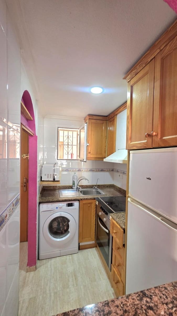 2 quarto Apartamento para venda em Torrevieja - 130 000 € (Ref: 10032654)