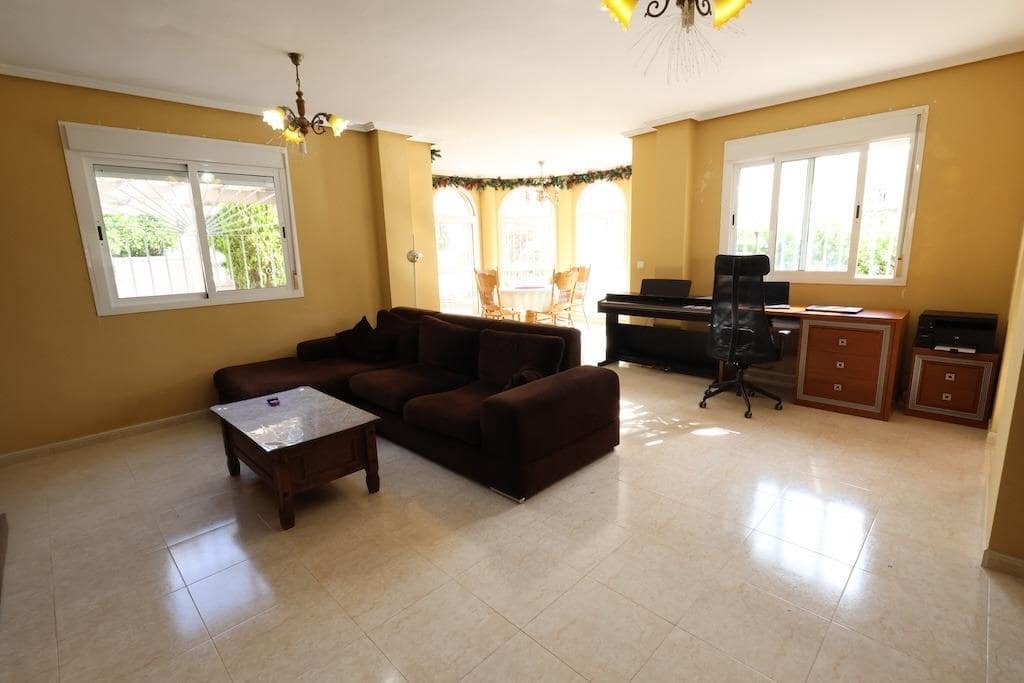 3 sypialnia Willa na sprzedaż w Dona Pepa - 340 000 € (Ref: 10032655)