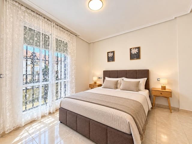 3 slaapkamer Huis te koop in Aguas Nuevas, Torrevieja met zwembad - € 189.000 (Ref: 10032686)