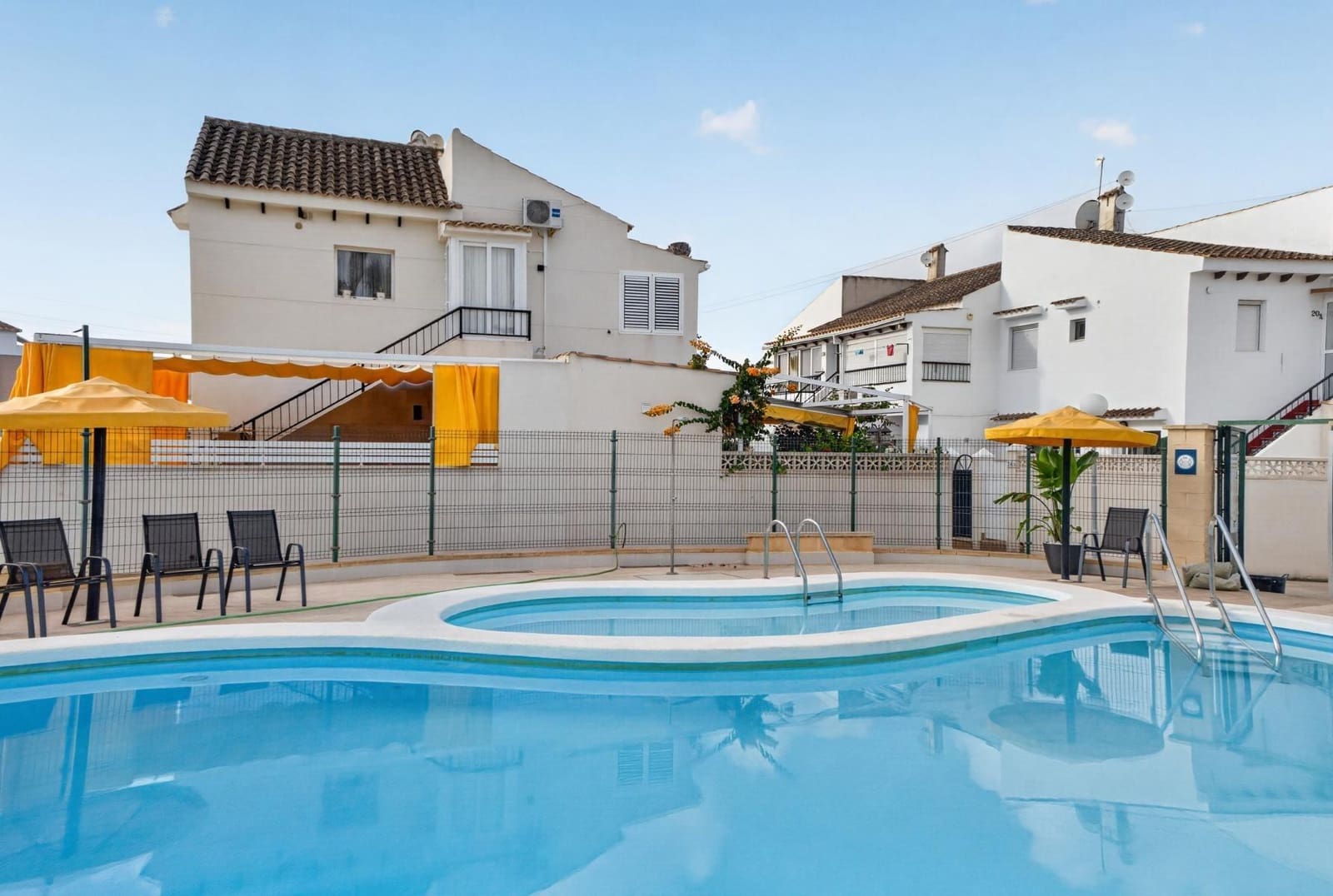 2 soverom Leilighet til salgs i Torrevieja - € 185 700 (Ref: 10032692)