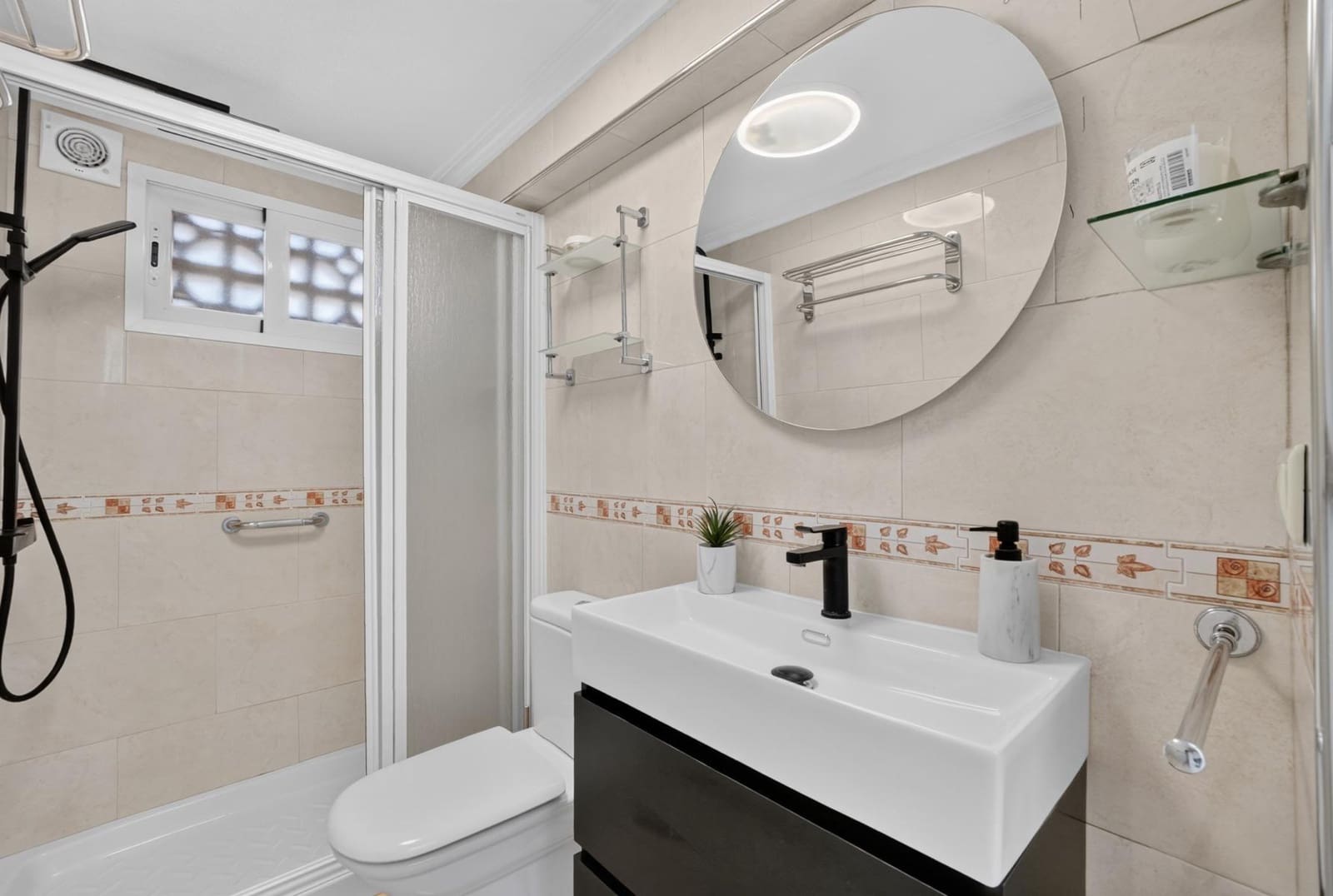 2 soverom Leilighet til salgs i Torrevieja - € 185 700 (Ref: 10032692)