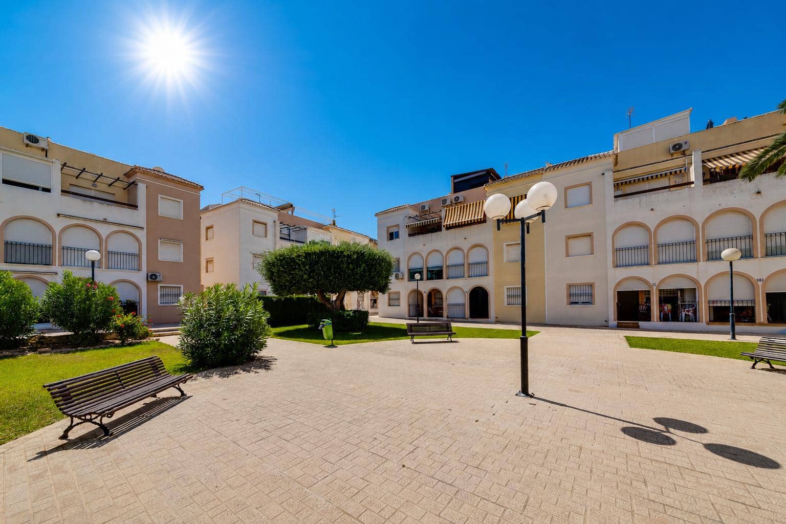 2 Zimmer Bungalow zu verkaufen in Torrevieja - 149.900 € (Ref: 10032711)