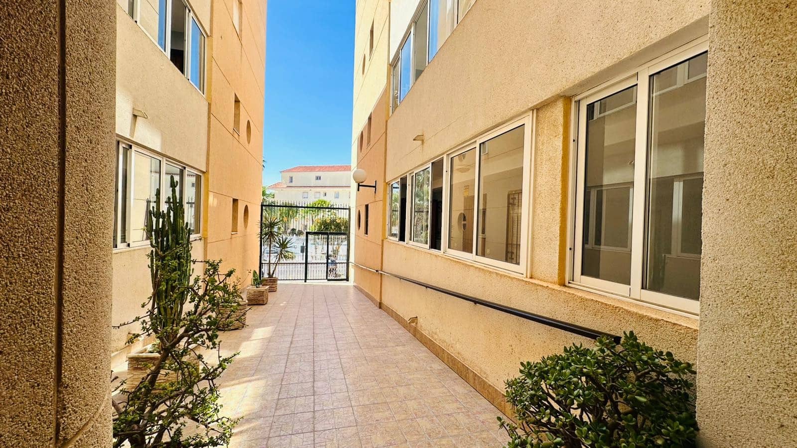 2 quarto Apartamento para venda em Torrevieja - 116 950 € (Ref: 10032712)
