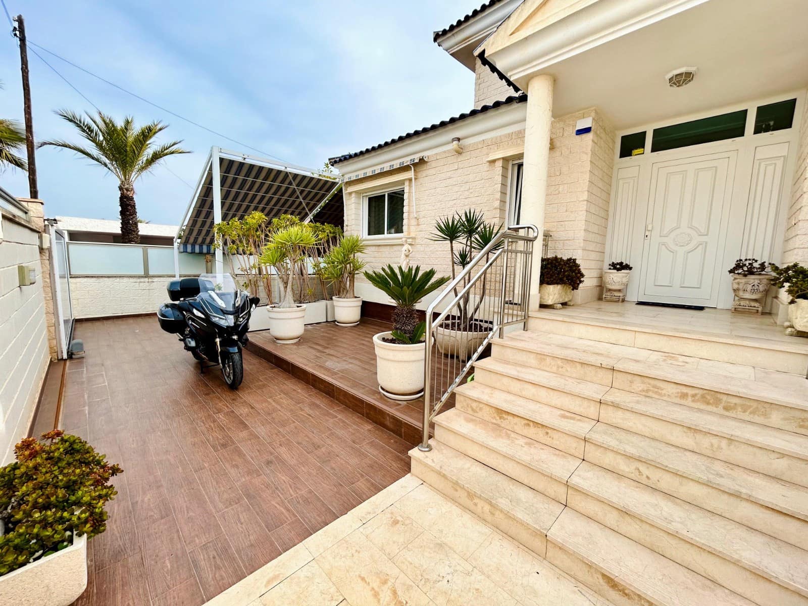 5 bedroom Villa for sale in La Mata - € 1,117,000 (Ref: 10032713)
