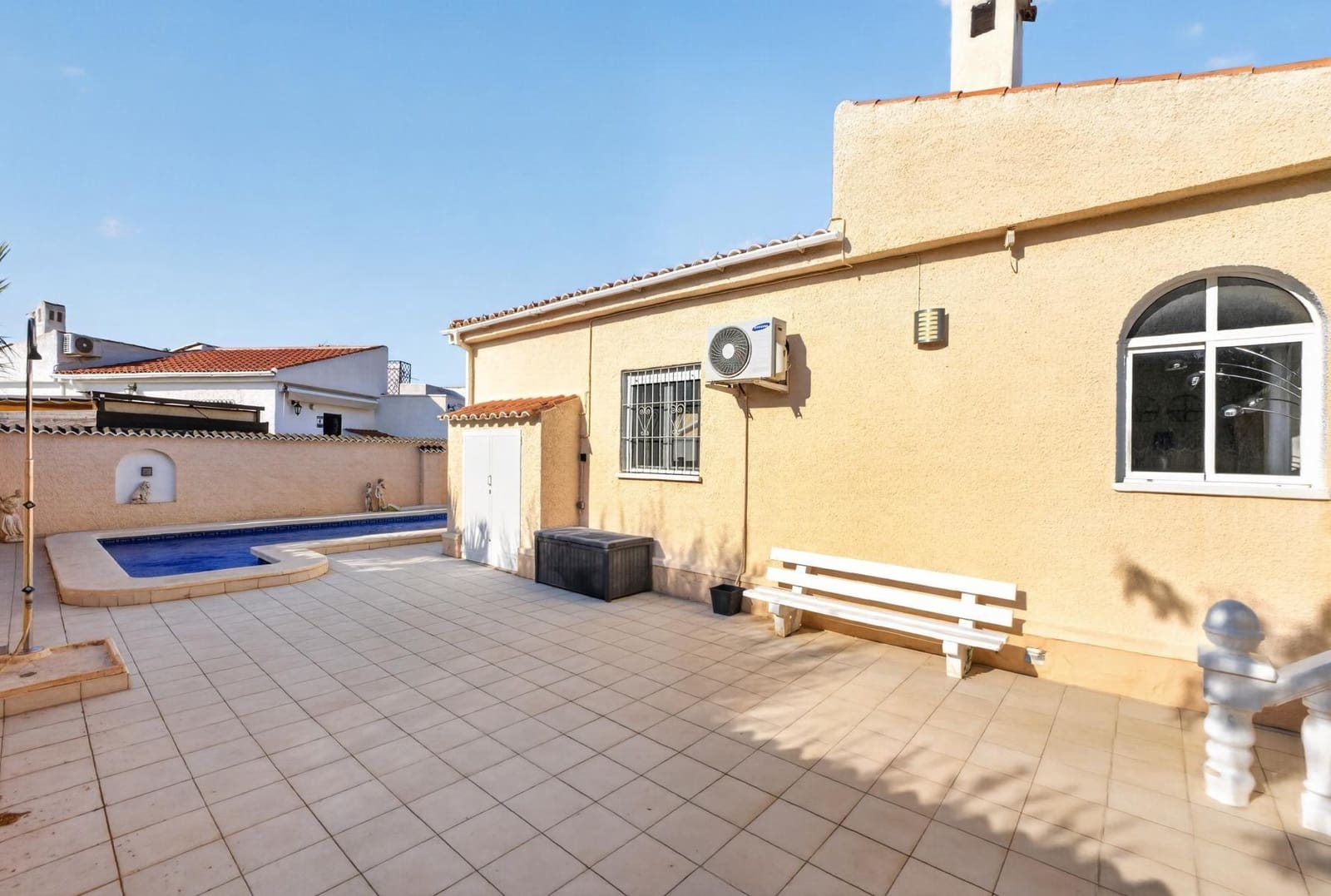3 makuuhuone Huvila myytävänä paikassa San Luis - 359 000 € (Ref: 10032718)