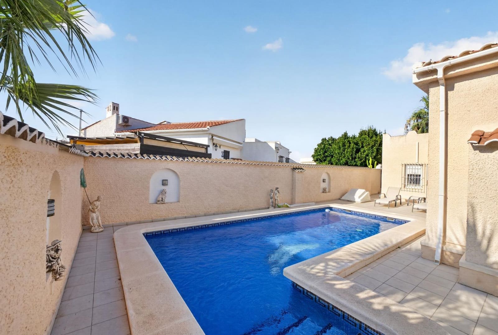 3 makuuhuone Huvila myytävänä paikassa San Luis - 359 000 € (Ref: 10032718)