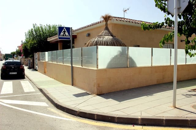4 bedroom Villa for sale in Torre de la Horadada, Pilar de la Horadada - € 590,000 (Ref: 10032727)