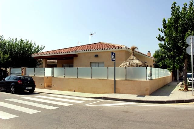 4 bedroom Villa for sale in Torre de la Horadada, Pilar de la Horadada - € 590,000 (Ref: 10032727)