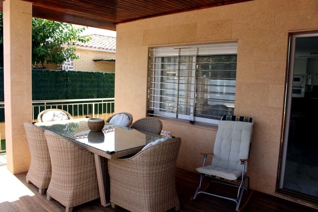 4 bedroom Villa for sale in Torre de la Horadada, Pilar de la Horadada - € 590,000 (Ref: 10032727)