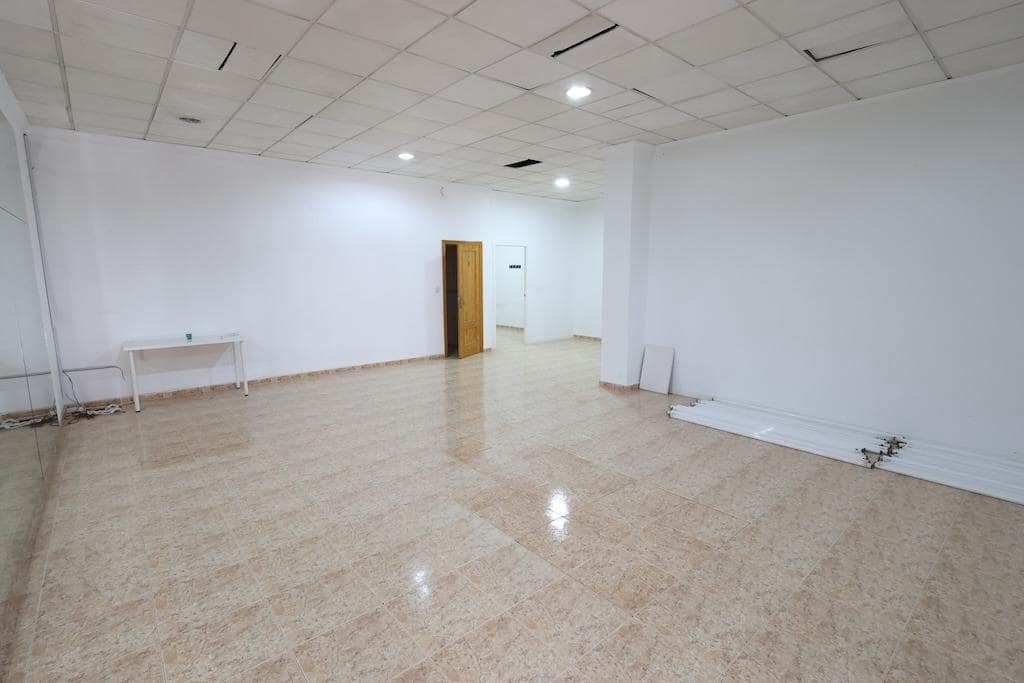 1 quarto Comercial para venda em Torrevieja - 125 000 € (Ref: 10032758)