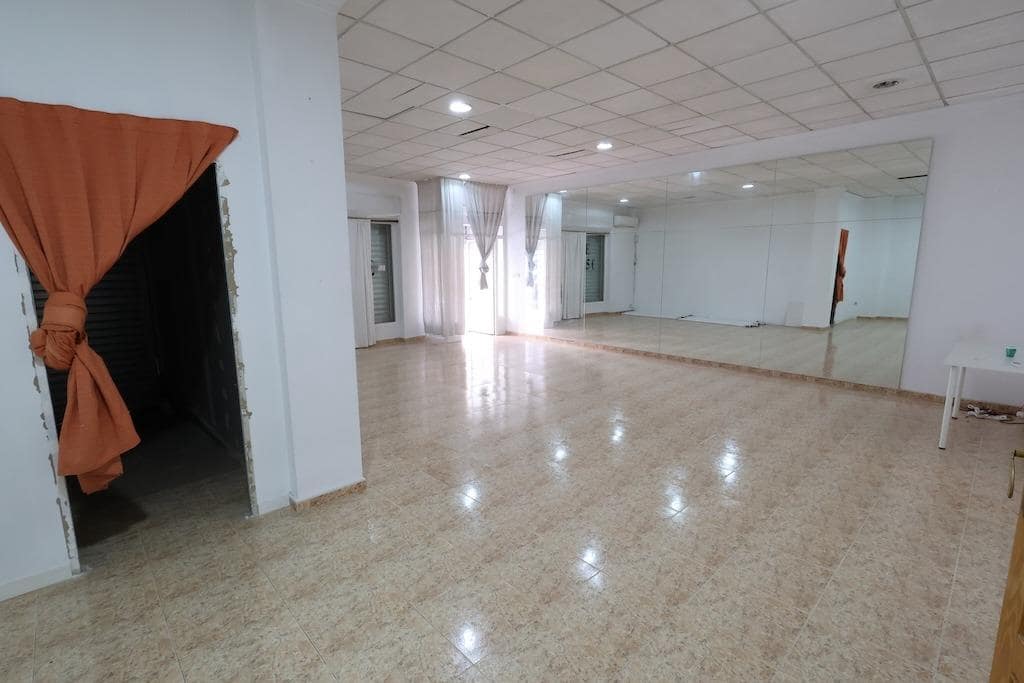 1 quarto Comercial para venda em Torrevieja - 125 000 € (Ref: 10032758)