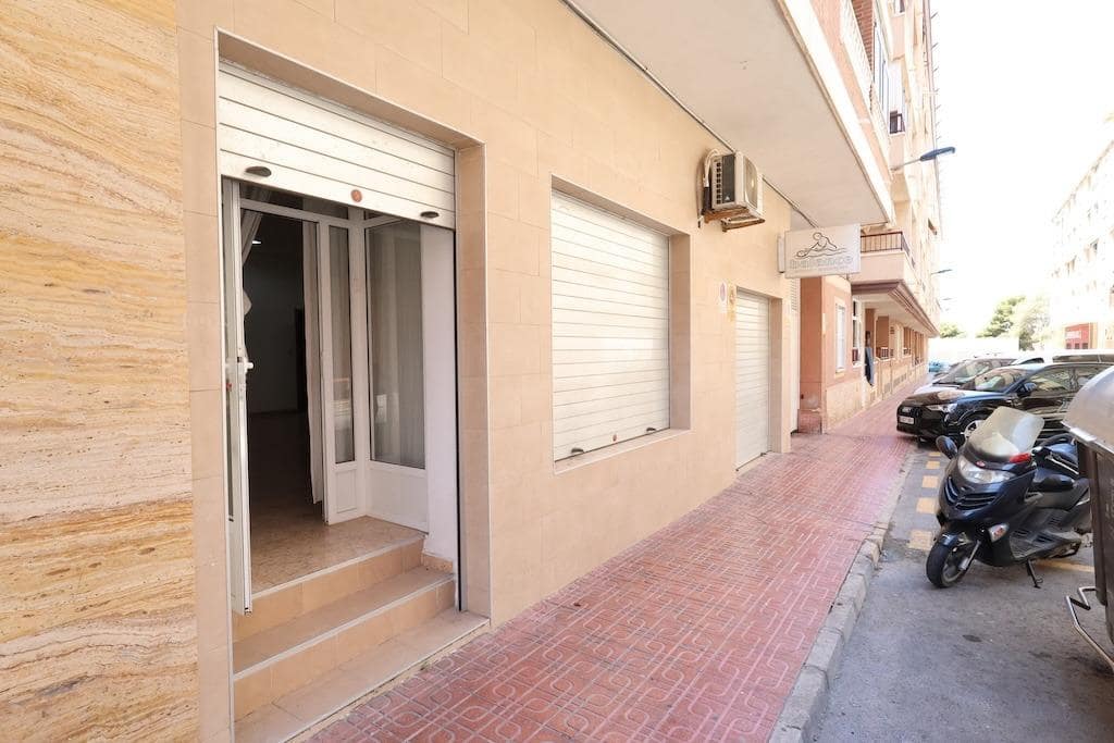 1 quarto Comercial para venda em Torrevieja - 125 000 € (Ref: 10032758)