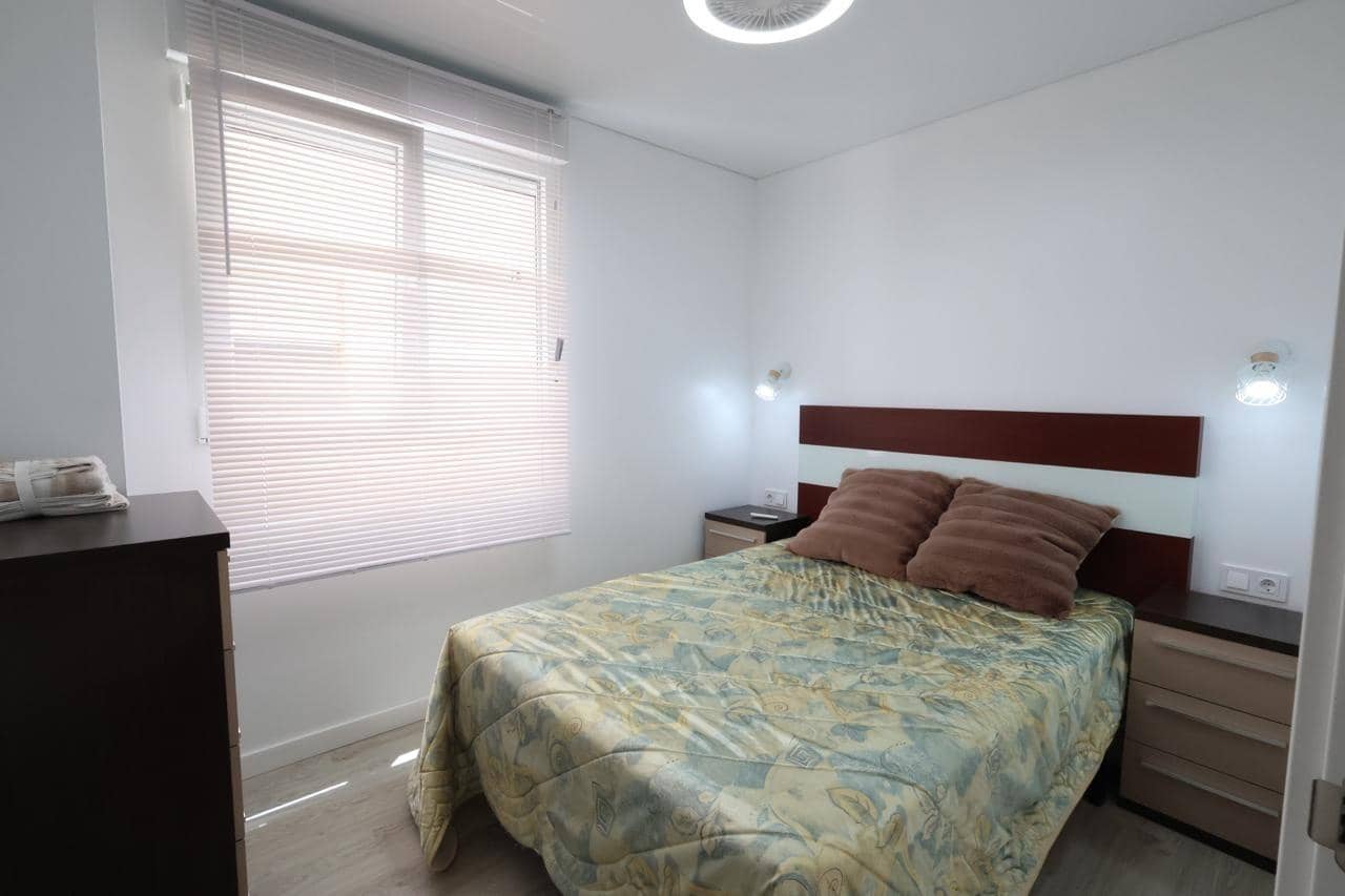 Apartamento de 3 habitaciones en Torrevieja en venta - 230.000 € (Ref: 10032759)