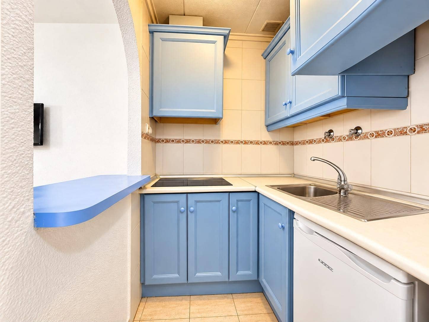 Apartamento en Torrevieja en venta con piscina - 99.900 € (Ref: 10032786)