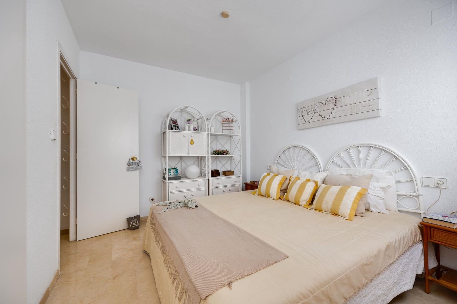 2 quarto Penthouse para venda em Torrevieja - 214 990 € (Ref: 10032792)