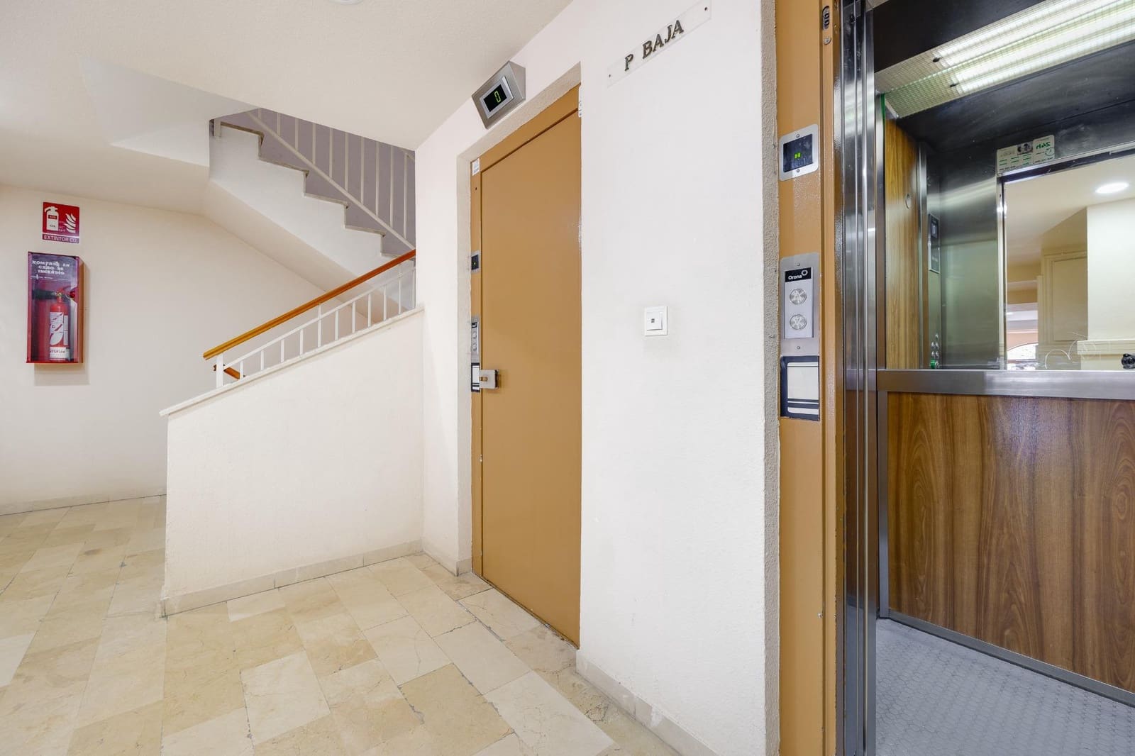2 quarto Penthouse para venda em Torrevieja - 214 990 € (Ref: 10032792)