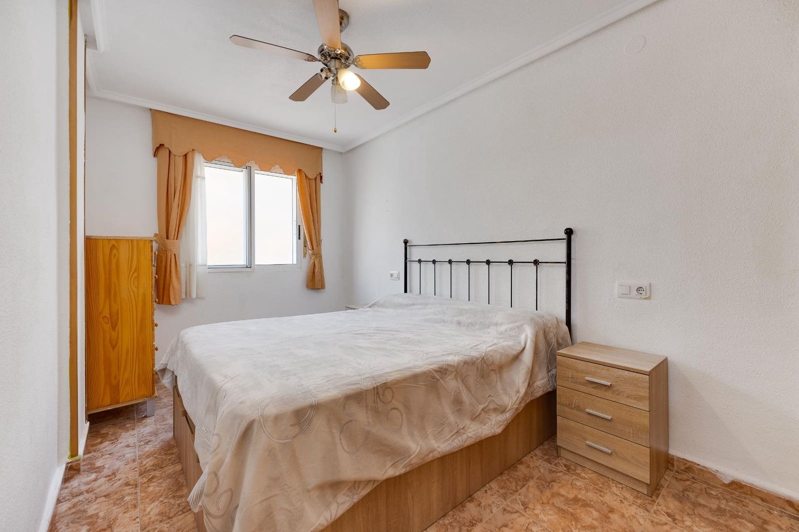 2 Zimmer Apartment zu verkaufen in Torrevieja - 139.900 € (Ref: 10032794)