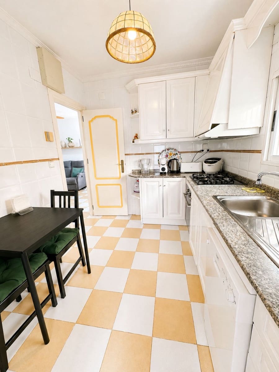 Chalet de 3 habitaciones en Torrevieja en venta - 399.000 € (Ref: 10032809)