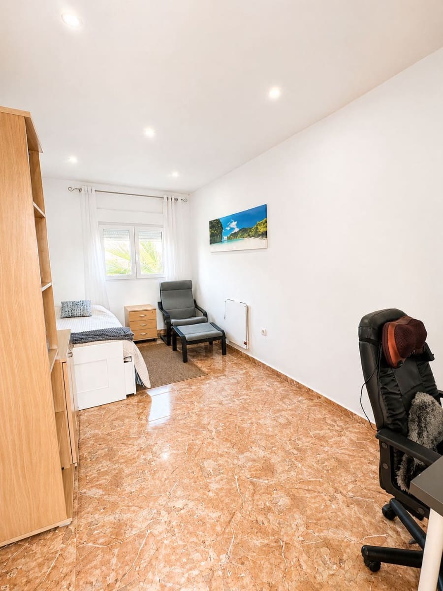 Chalet de 3 habitaciones en Torrevieja en venta - 399.000 € (Ref: 10032809)