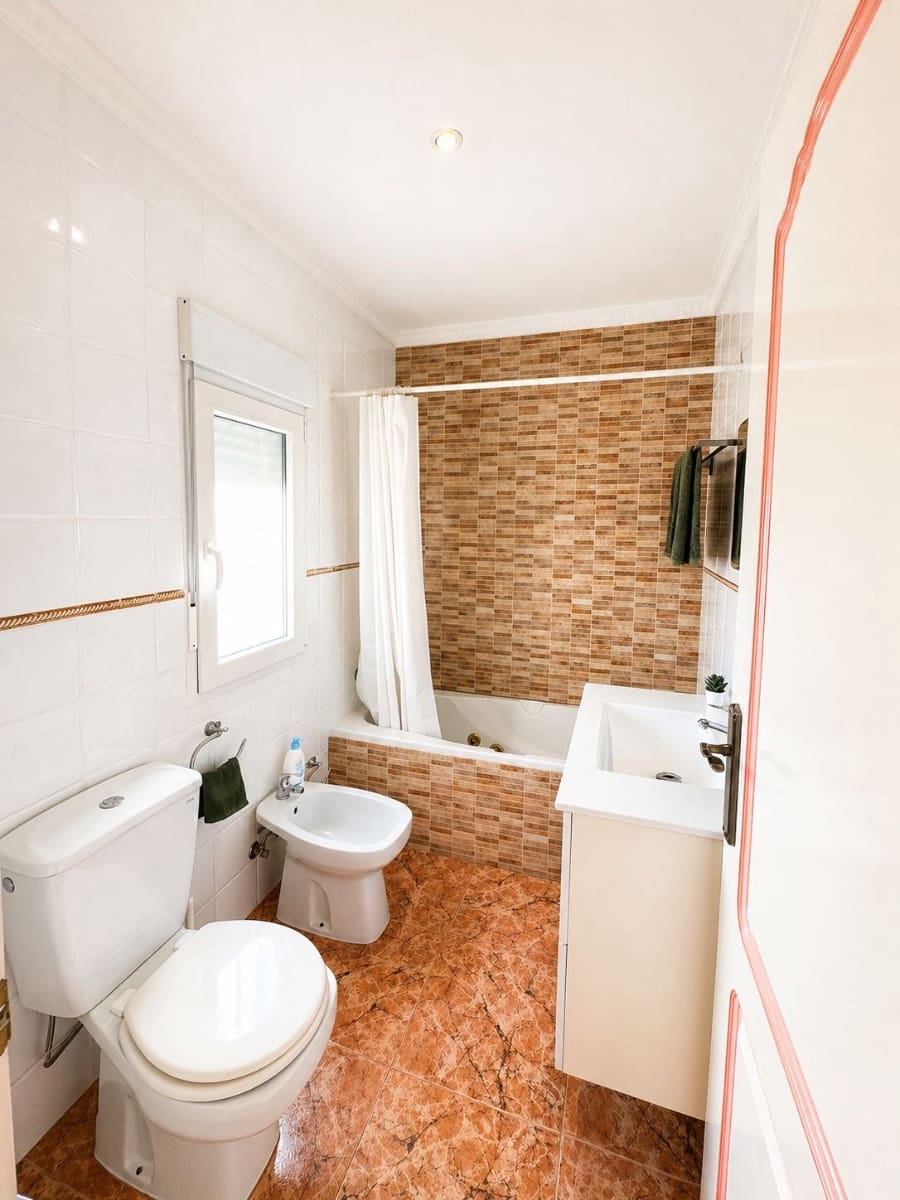 Chalet de 3 habitaciones en Torrevieja en venta - 399.000 € (Ref: 10032809)