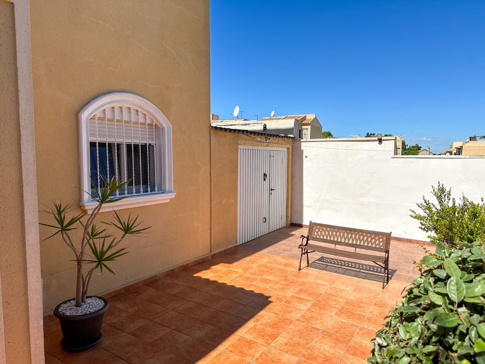 Chalet de 3 habitaciones en Torrevieja en venta - 399.000 € (Ref: 10032809)