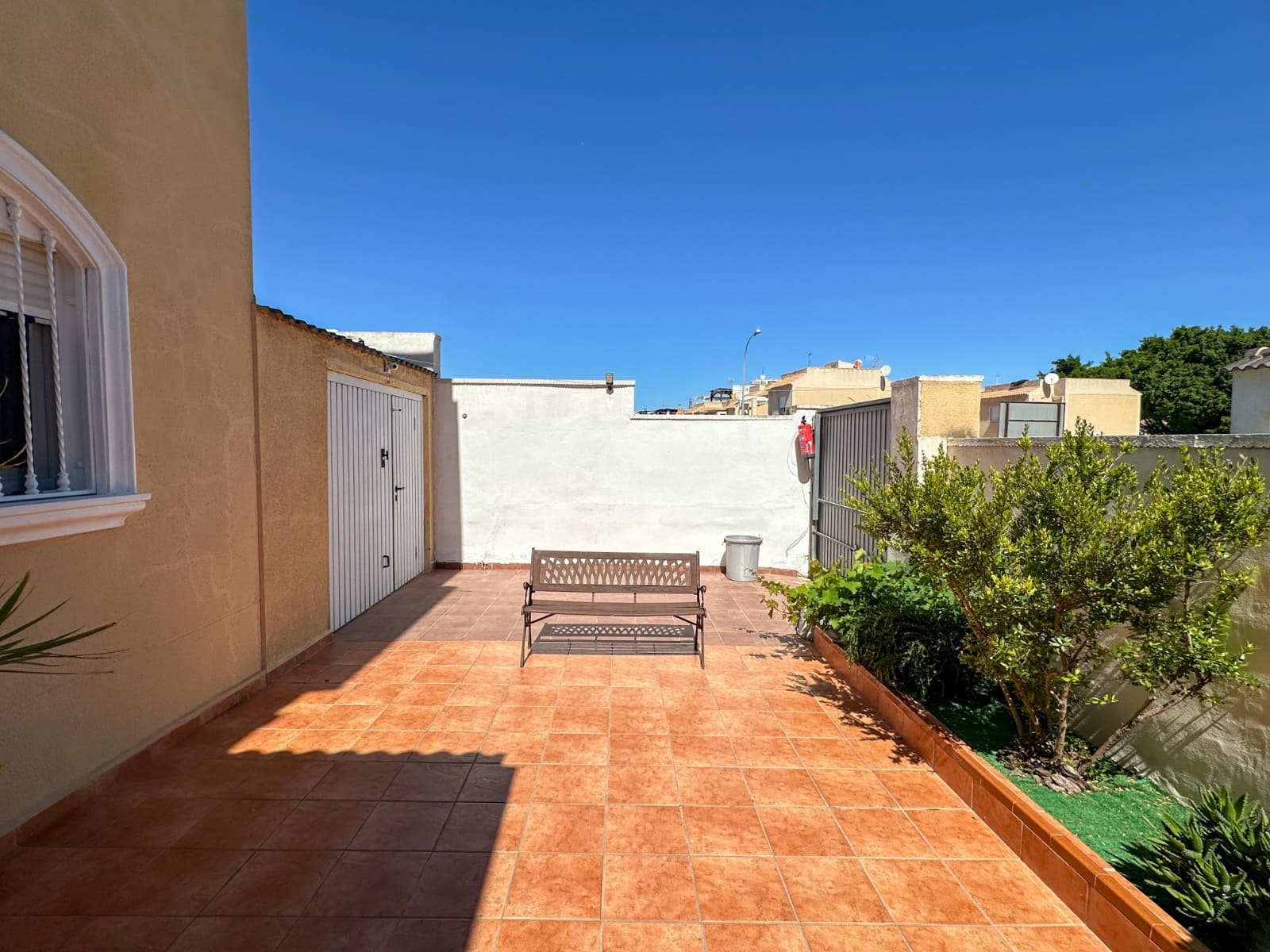 Chalet de 3 habitaciones en Torrevieja en venta - 399.000 € (Ref: 10032809)