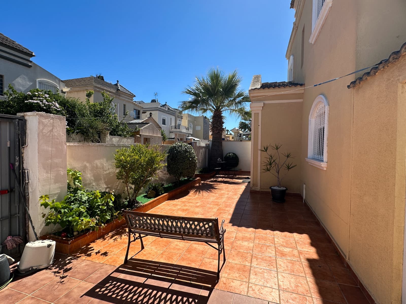 Chalet de 3 habitaciones en Torrevieja en venta - 399.000 € (Ref: 10032809)