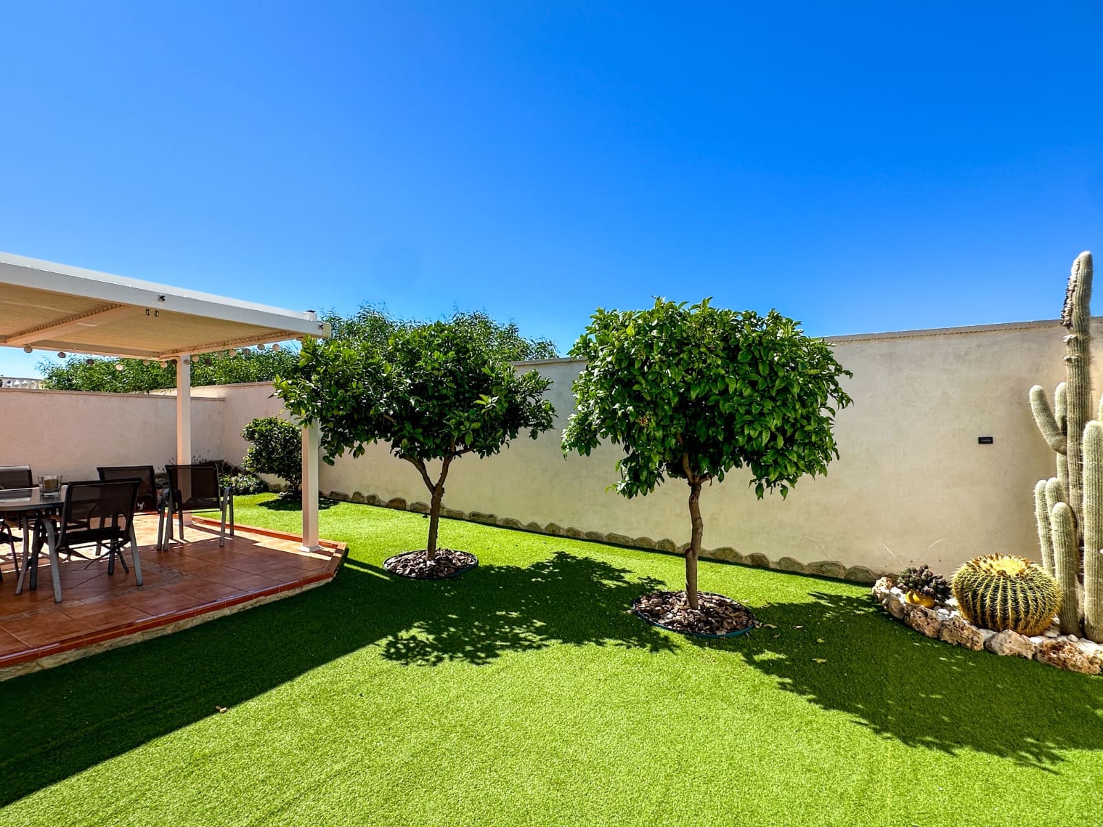 Chalet de 3 habitaciones en Torrevieja en venta - 399.000 € (Ref: 10032809)