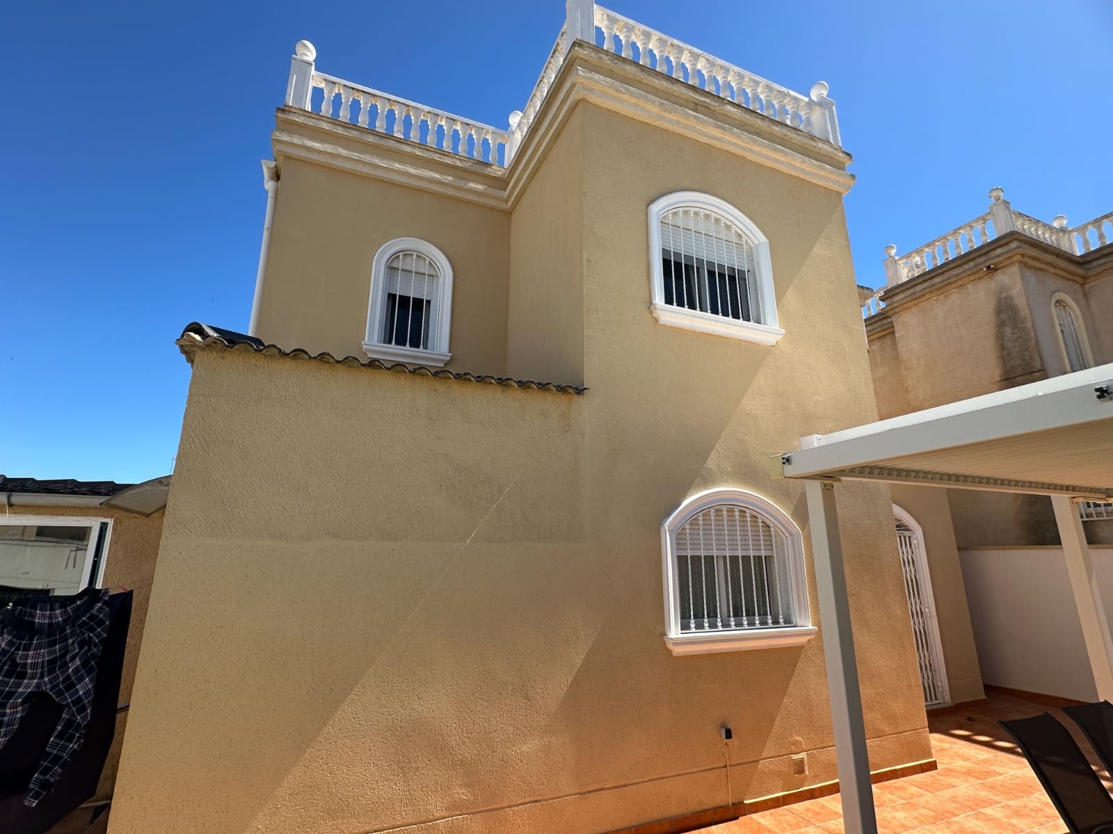 Chalet de 3 habitaciones en Torrevieja en venta - 399.000 € (Ref: 10032809)