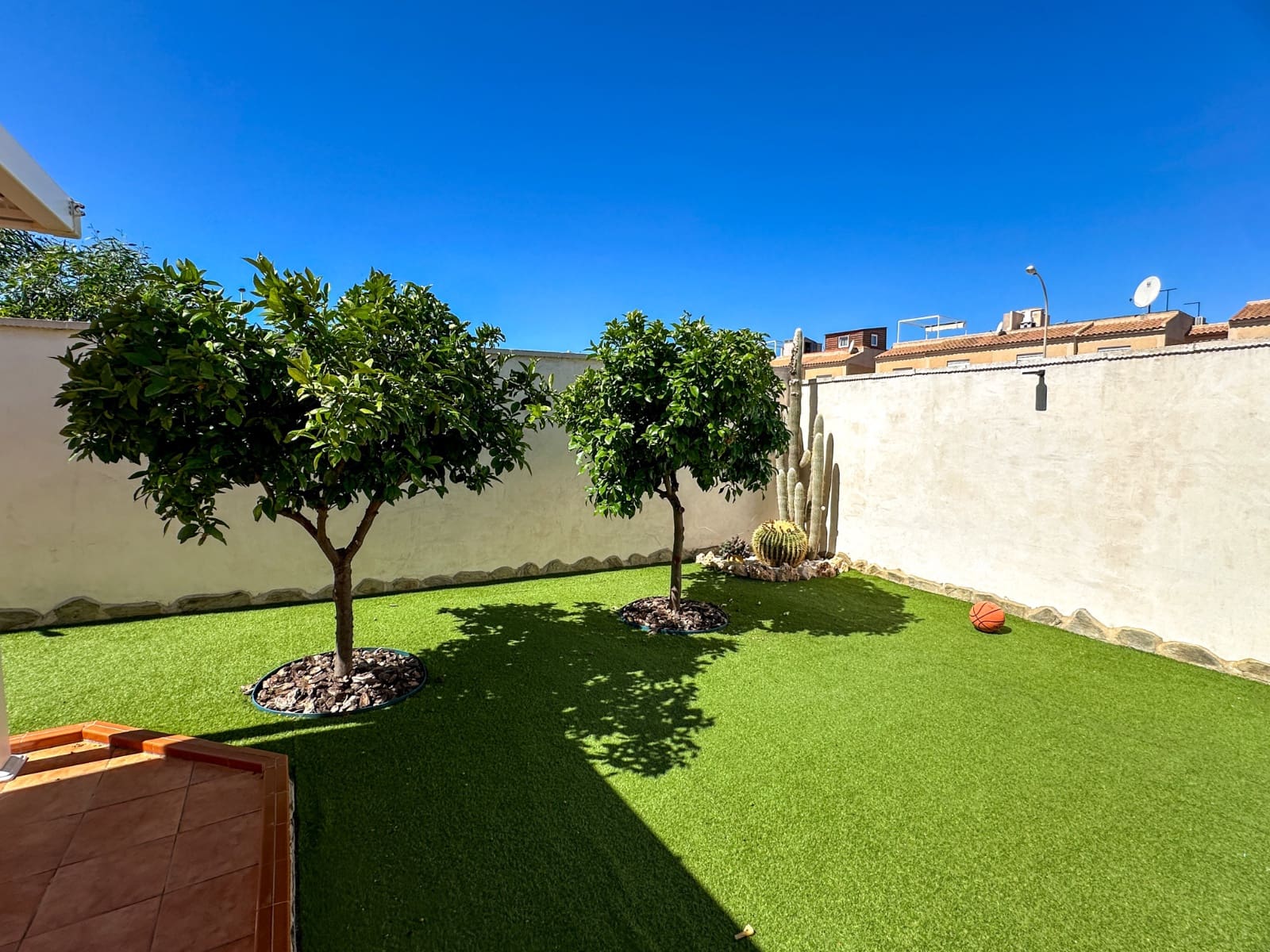 Chalet de 3 habitaciones en Torrevieja en venta - 399.000 € (Ref: 10032809)