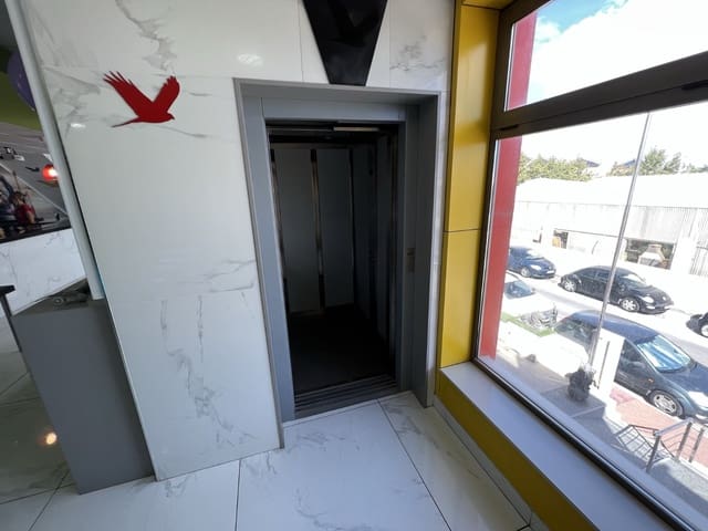 Kommersiell til salgs i Parque Acuático - Sector 25, Torrevieja - € 1 000 000 (Ref: 10032830)