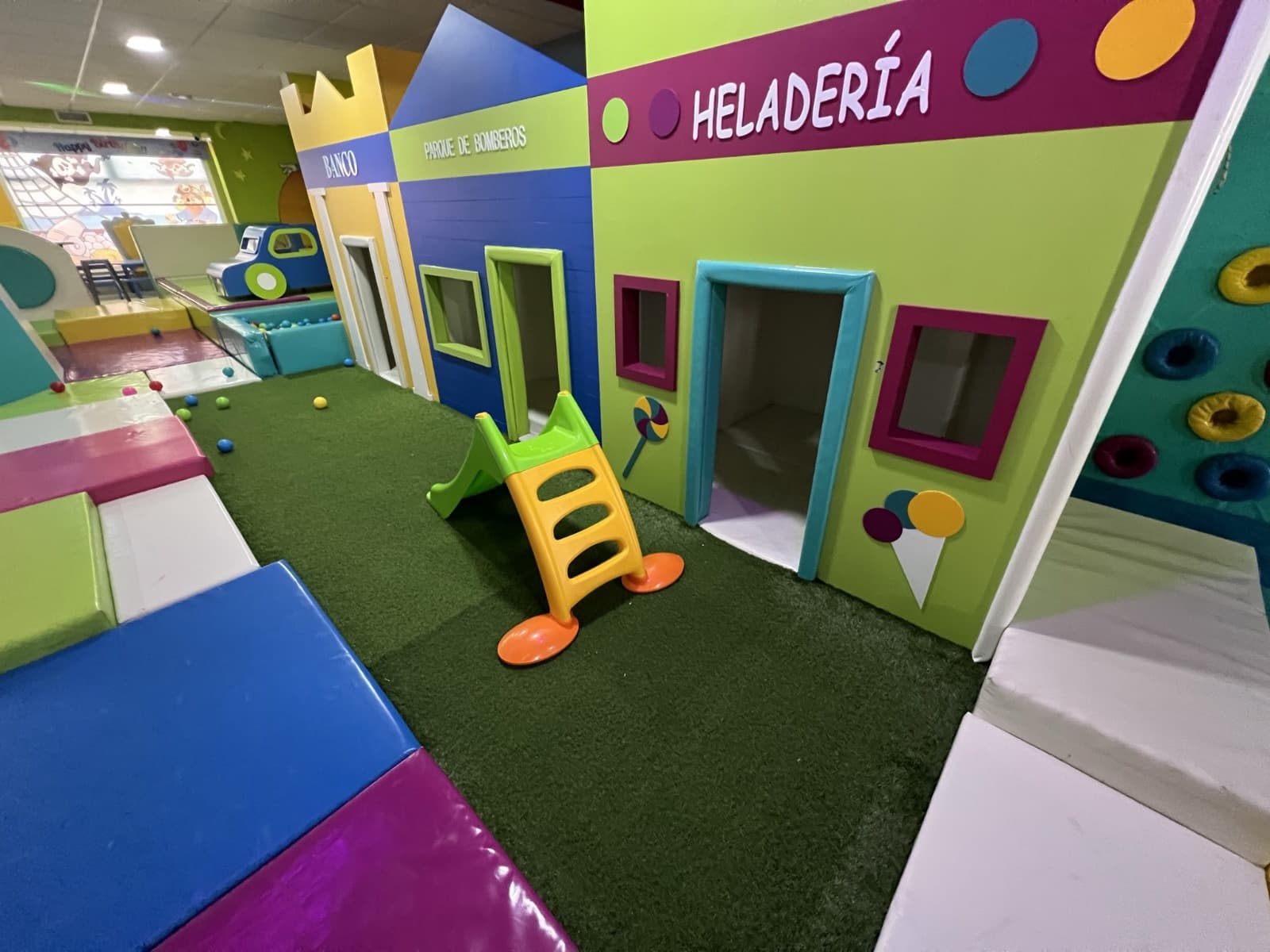 Comercial para venda em Torrevieja - 1 000 000 € (Ref: 10032830)